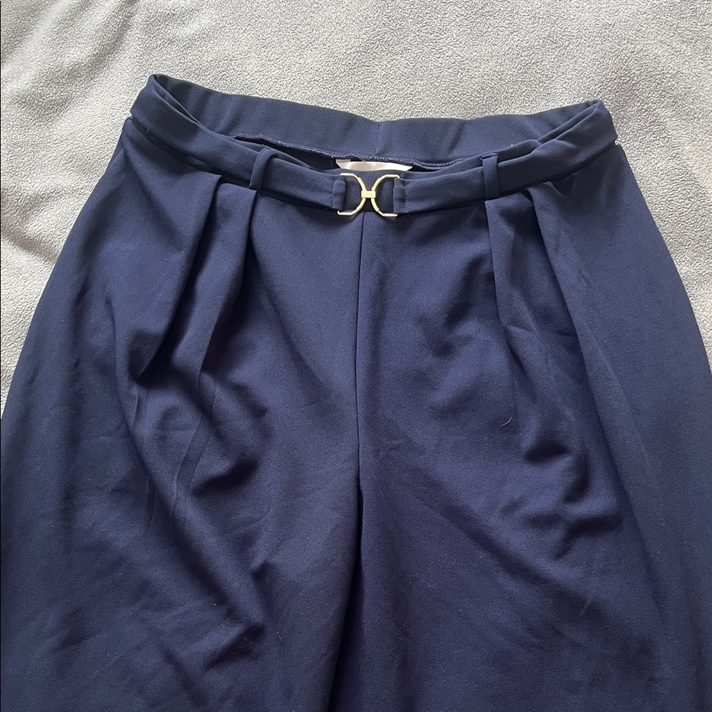 Wide leg pants with elastic waist and gold buckle Navy